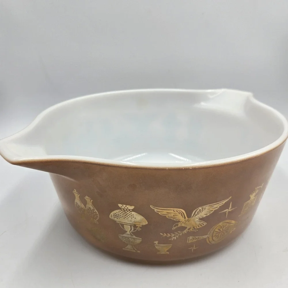 Vintage 475-B Pyrex Early American Casserole Dish Round 2 1/2 Quart USA Ovenware
